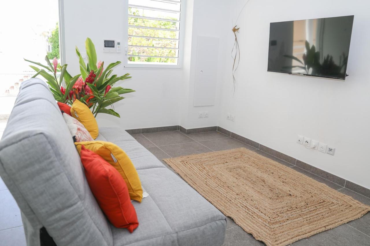 Dlo Doubout Les Pieds Dans L'Eau Apartment Sainte-Anne  Exterior photo